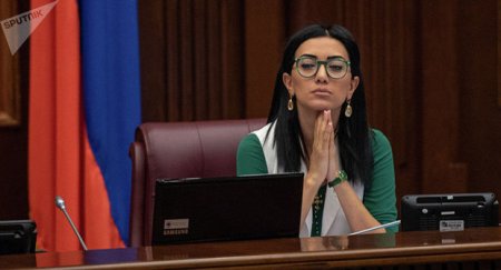 A.Ovannisyan: "Nikol Paşinyan Ermənistan tərəfi üçün ən pis sənədi imzalayıb"
