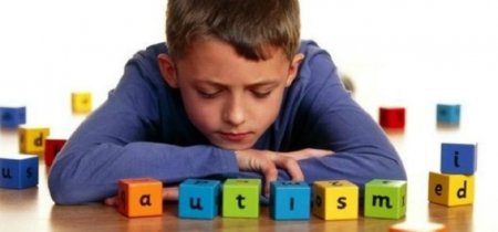 Autizmli uşaqlar: dəstək ola bilirikmi?